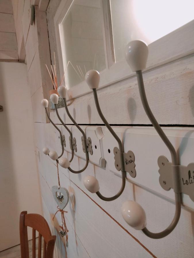 Chambre Familiale Anna "Mon Lit Au Pre" , Jusqu'A 4 Adultes Et 2 Enfants Avec Piscine Familles, Couples Ou Femmes Seulement Pontours Luaran gambar