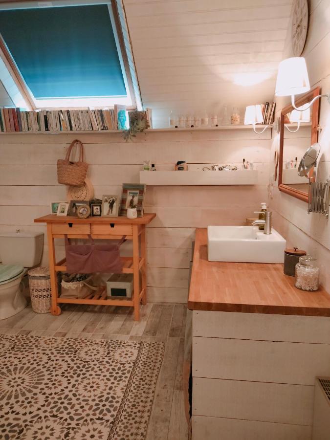 Chambre Familiale Anna "Mon Lit Au Pre" , Jusqu'A 4 Adultes Et 2 Enfants Avec Piscine Familles, Couples Ou Femmes Seulement Pontours Luaran gambar