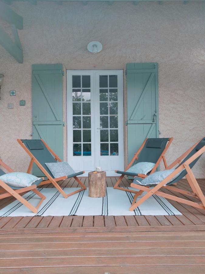 Chambre Familiale Anna "Mon Lit Au Pre" , Jusqu'A 4 Adultes Et 2 Enfants Avec Piscine Familles, Couples Ou Femmes Seulement Pontours Luaran gambar